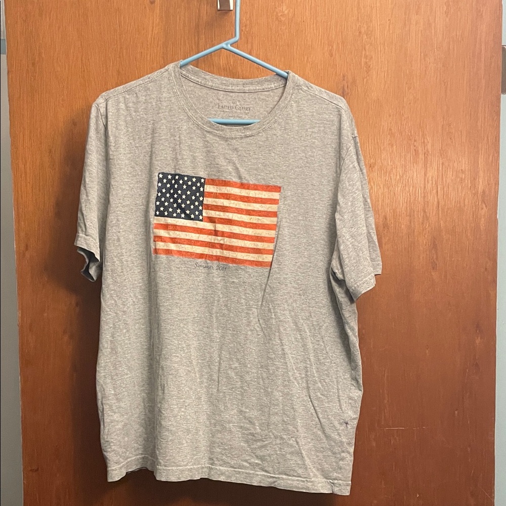 American Eagle Outfitters Gray T-Shirt with American Flag